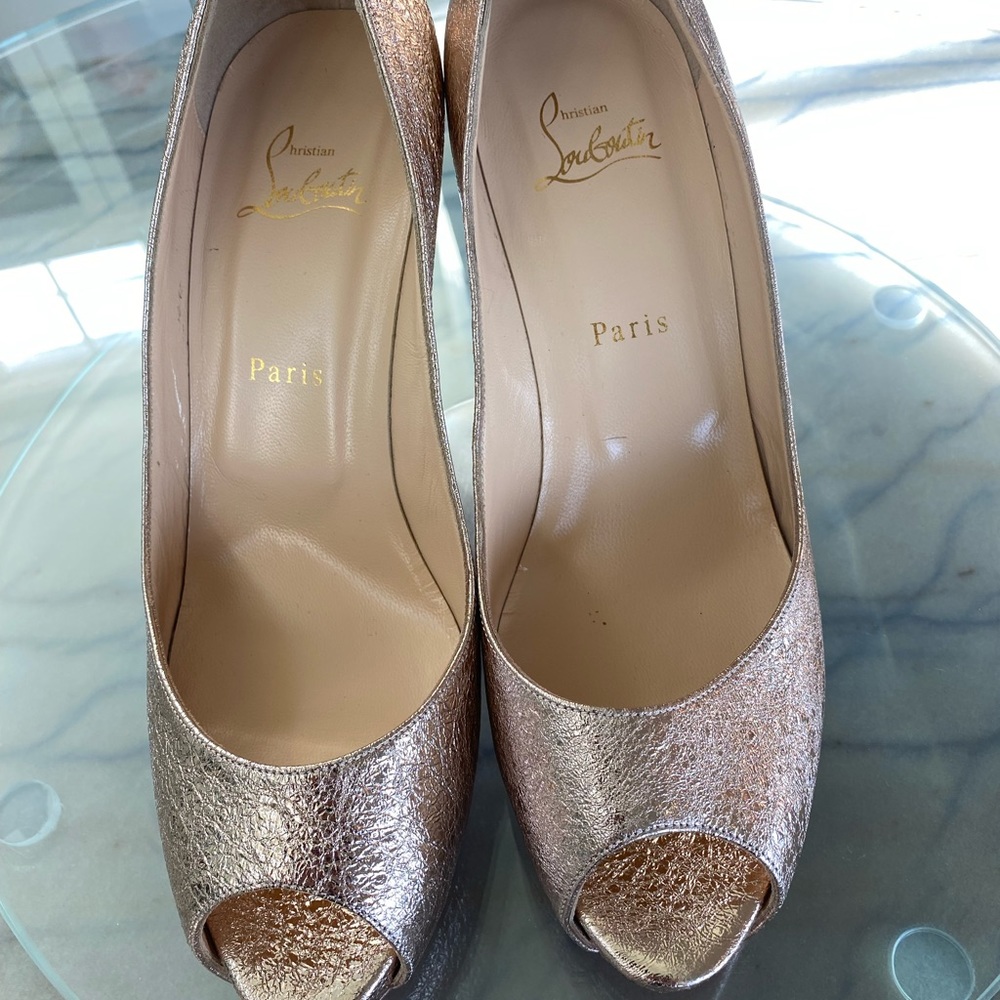 Louboutin Gold Evening Heel - Size 41 - never worn